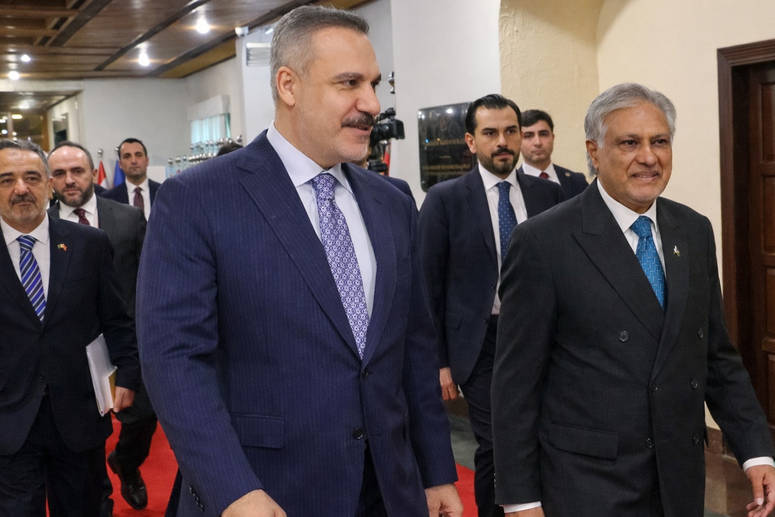 Pakistan Hosts Crucial Talks to De-escalate US-Iran Conflict - TheTopTrend